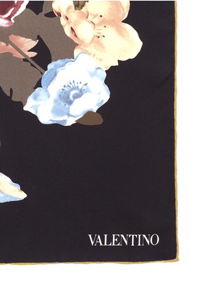 Detail View - Click To Enlarge - VALENTINO GARAVANI - Origami floral print silk twill scarf