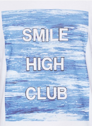 Detail View - Click To Enlarge - INSTED WE SMILE - 'Smile High Club' print T-shirt
