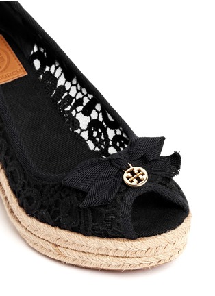 Detail View - Click To Enlarge - TORY BURCH - Jackie crochet wedge espadrilles