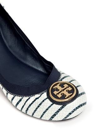 Detail View - Click To Enlarge - TORY BURCH - Caroline 2 snake embossed striped ballet flats
