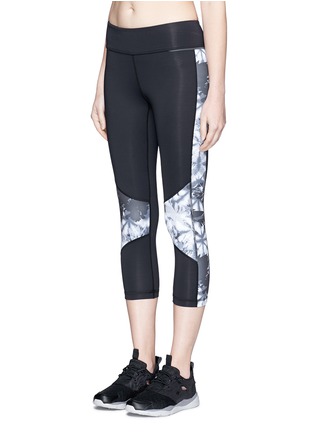 Front View - Click To Enlarge - ALALA - 'Palm Shadow' print blocked crop tights
