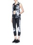 Figure View - Click To Enlarge - ALALA - 'Palm Shadow' print blocked crop tights
