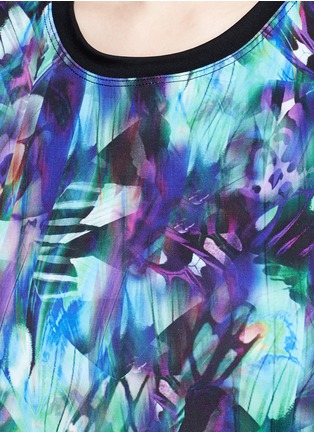 Detail View - Click To Enlarge - 72993 - 'Crescent' chrome print cropped top