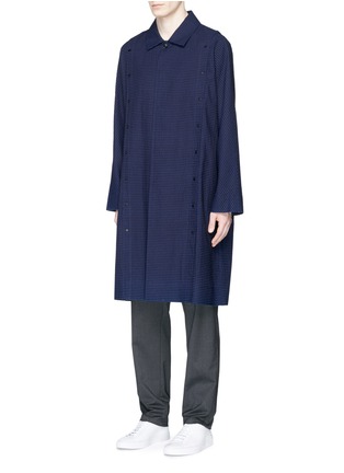 Front View - Click To Enlarge - FFIXXED STUDIOS - Detachable sleeve crinkled stripe coat