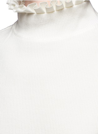 Detail View - Click To Enlarge - SHUSHU/TONG - Ruffle collar split sleeve turtleneck sweater