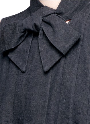 Detail View - Click To Enlarge - CO - Neck tie pleated cotton denim top