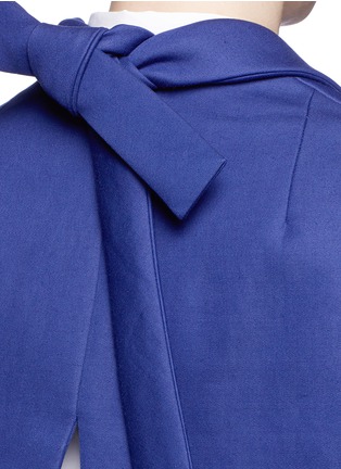 Detail View - Click To Enlarge - DELPOZO - Bow tie back ramie-cotton twill cropped jacket