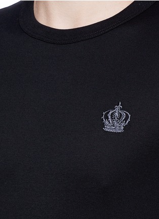Detail View - Click To Enlarge - - - Crown embroidery T-shirt