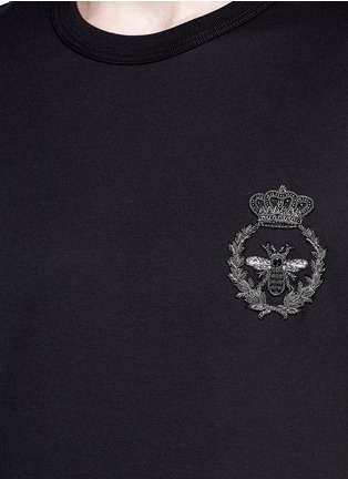 Detail View - Click To Enlarge - - - Crown and bee crest embroidery T-shirt