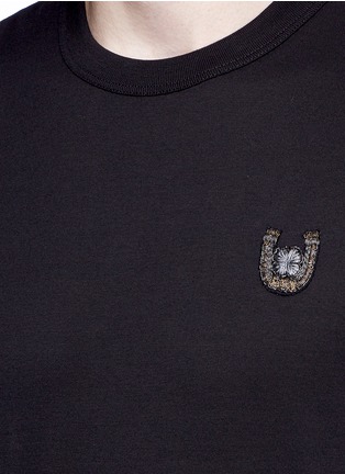 Detail View - Click To Enlarge - - - Horseshoe embroidery T-shirt