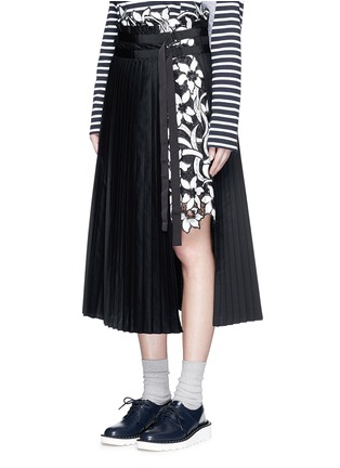 Front View - Click To Enlarge - SACAI - Embroidery lace poplin pleat midi skirt
