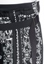 Detail View - Click To Enlarge - SACAI - Bandana print pleat poplin long shorts