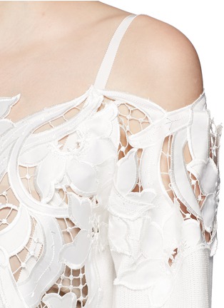 Detail View - Click To Enlarge - SACAI - Floral embroidery lace cotton cold shoulder sweater