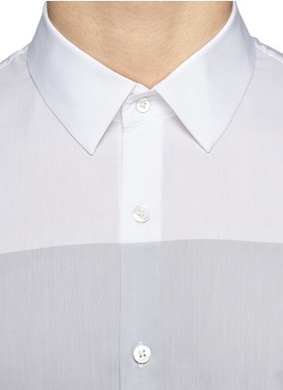 Detail View - Click To Enlarge - THEORY - 'Costo' colourblock cotton poplin shirt
