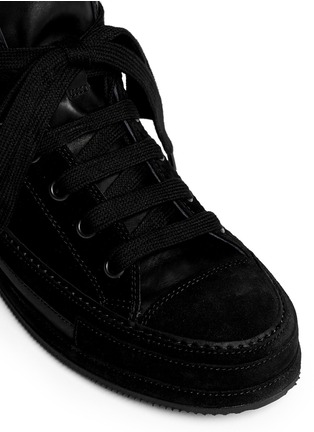 Detail View - Click To Enlarge - ANN DEMEULEMEESTER - Suede mix leather high top sneakers