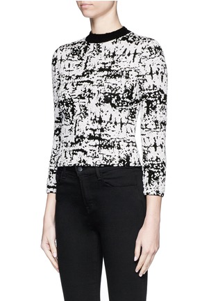 Front View - Click To Enlarge - ALEXANDER MCQUEEN - Camouflage strip intarsia cropped bouclé sweater