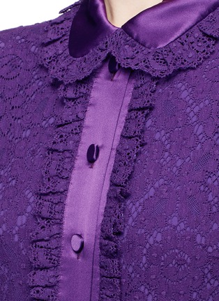 Detail View - Click To Enlarge - GUCCI - Ruffle trim Cluny lace shirt dress