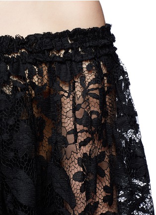 Detail View - Click To Enlarge - CHLOÉ - Tassel drawstring balloon sleeve off-shoulder lace top