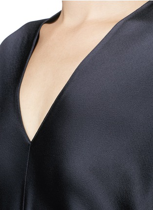 Detail View - Click To Enlarge - THE ROW - 'Maysett' V-neck hammered satin midi dress
