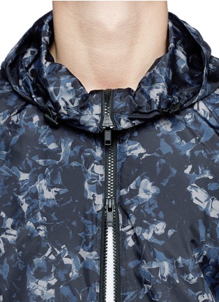 Detail View - Click To Enlarge - THEORY - 'Byrn' kaleidoscope floral print windbreaker