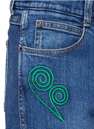 Detail View - Click To Enlarge - STELLA MCCARTNEY - Swirl heart embroidery dark wash boyfriend jeans