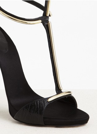 Detail View - Click To Enlarge - 73426 - Hardware-detail sandals
