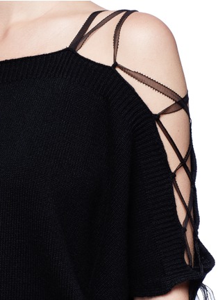 Detail View - Click To Enlarge - VALENTINO GARAVANI - Lace-up cold shoulder cashmere sweater