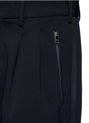 Detail View - Click To Enlarge - NEIL BARRETT - Satin stripe shorts