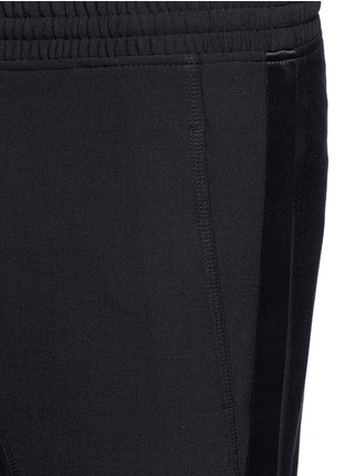 Detail View - Click To Enlarge - NEIL BARRETT - Satin trim cropped jogging pants