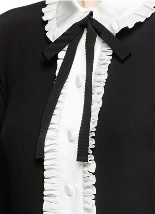 Detail View - Click To Enlarge - GUCCI - Ruffle trim pussybow silk shirt