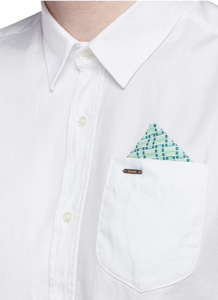 Detail View - Click To Enlarge - SCOTCH & SODA - Geometric print pocket square Oxford shirt