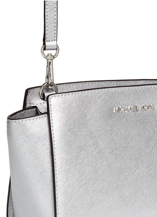 Detail View - Click To Enlarge - MICHAEL KORS - 'Selma' medium saffiano leather messenger bag