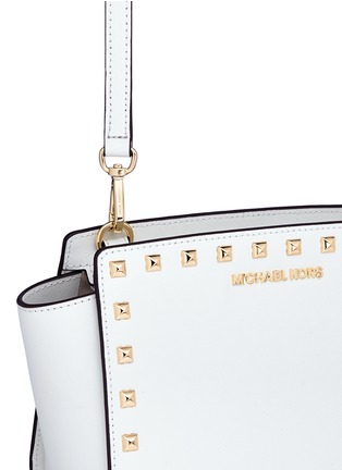 Detail View - Click To Enlarge - MICHAEL KORS - 'Selma Stud' medium saffiano leather messenger bag