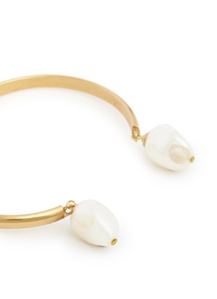 Detail View - Click To Enlarge - ELA STONE - 'Jonc' Baroque pearl cuff