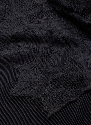 Detail View - Click To Enlarge - VALENTINO GARAVANI - Floral lace trim plissé pleat modal blend scarf