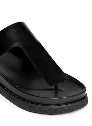 Detail View - Click To Enlarge - ALEXANDER WANG - 'Agnes' leather thong sandals