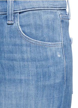 Detail View - Click To Enlarge - J BRAND - 'Alana' skinny fit distressed cropped denim pants