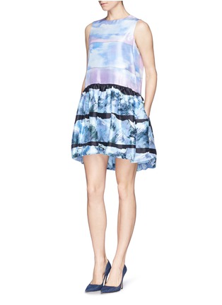 Front View - Click To Enlarge - VICTORIA, VICTORIA BECKHAM - Wave print ruche shantung dress