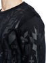 Detail View - Click To Enlarge - MARCELO BURLON - 'Tami' rubberised graphic print T-shirt
