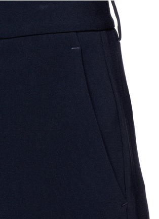 Detail View - Click To Enlarge - THEORY - 'Teemay' wide leg crepe shorts