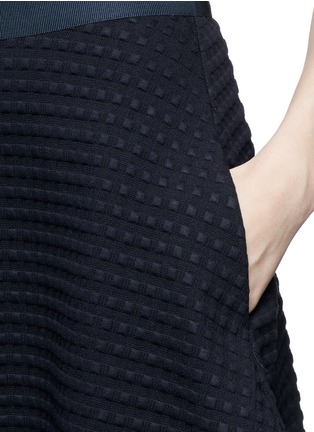 Detail View - Click To Enlarge - THEORY - 'Zaikin' waffle knit skirt