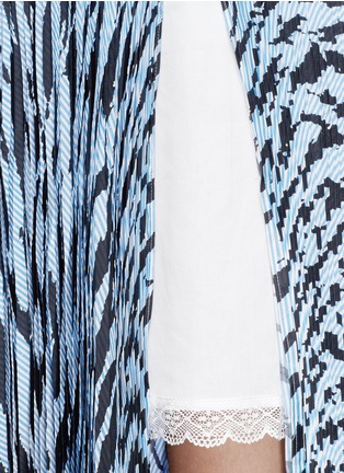 Detail View - Click To Enlarge - SACAI LUCK - Zebra print pleat pinstripe cupro skirt