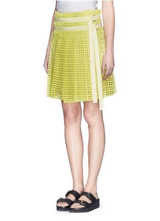 Front View - Click To Enlarge - SACAI LUCK - Contrast grosgrain strap lace wrap skirt