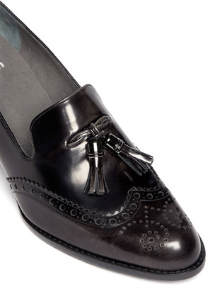 Detail View - Click To Enlarge - STUART WEITZMAN - 'Girl Thing' wingtip tassel loafers