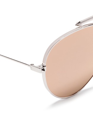 Detail View - Click To Enlarge - ALEXANDER MCQUEEN - 'Piercing Pilot Frame' metal aviator mirror sunglasses