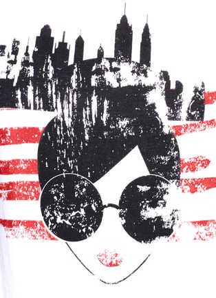 Detail View - Click To Enlarge - ALICE & OLIVIA - 'Stace Face' New York City print T-shirt
