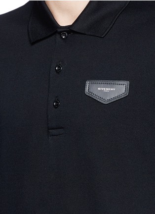 Detail View - Click To Enlarge - GIVENCHY - Leather logo patch polo shirt