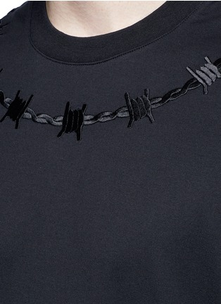 Detail View - Click To Enlarge - GIVENCHY - Barb wire embroidery T-shirt