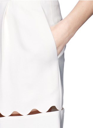 Detail View - Click To Enlarge - CHLOÉ - Scalloped cutout long shorts
