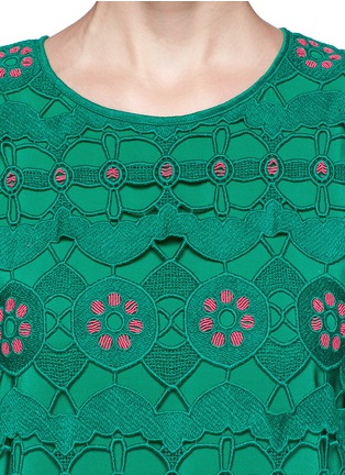 Detail View - Click To Enlarge - CHLOÉ - Spring flower guipure lace dress